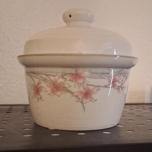 Royal Doulton Fresh Flowers Ceramic Lid